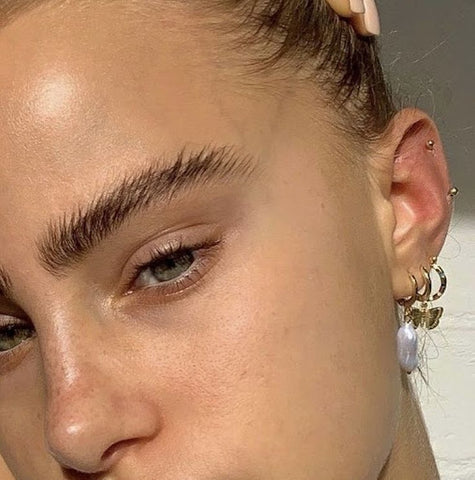 Skinification: Perché le tue sopracciglia meritano una skincare dedicata (e come farle splendere)